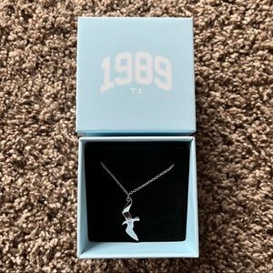 NEW Taylor Swift 1989 Necklace